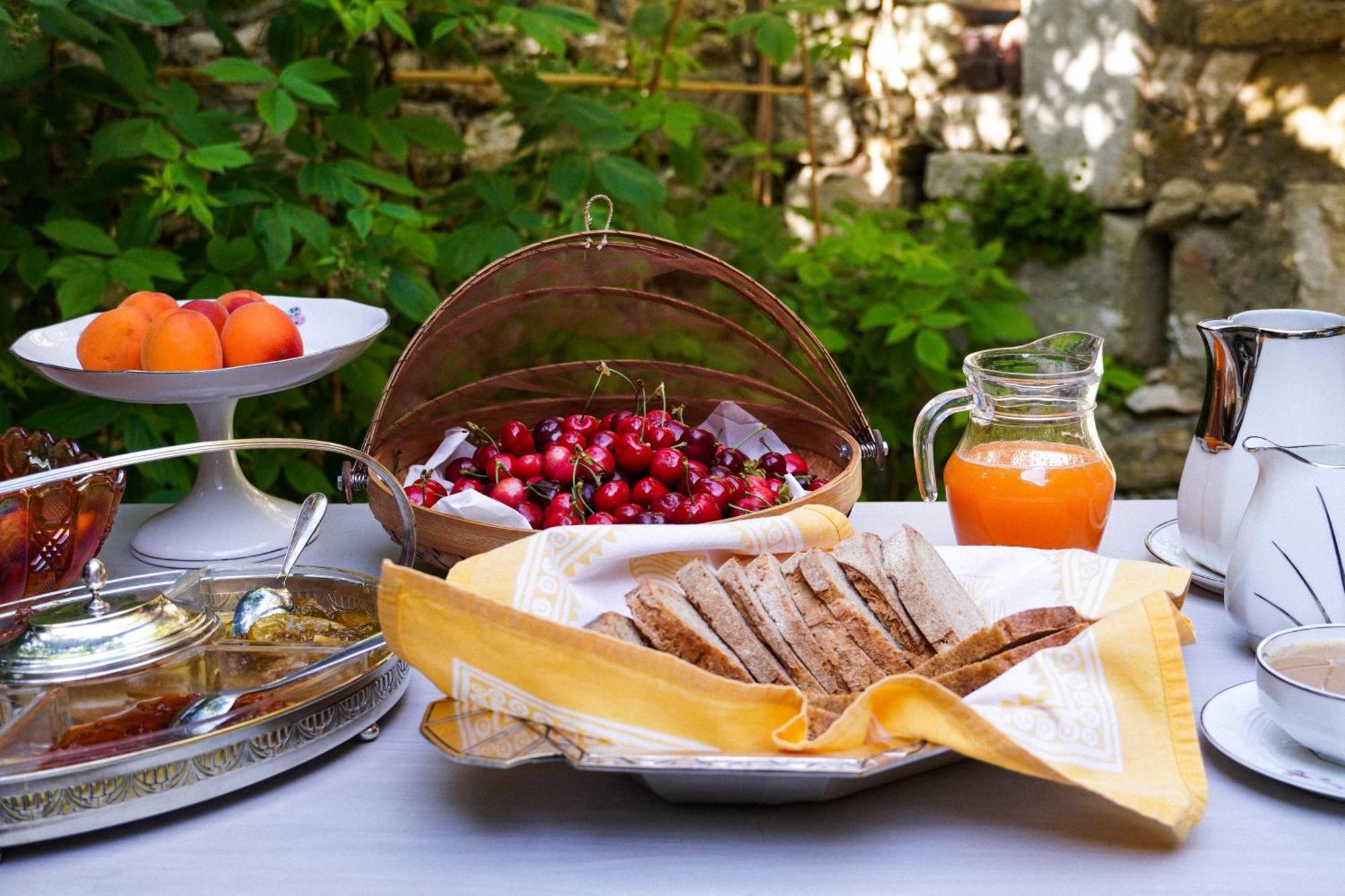 La Buissonniere Bed and Breakfast Oppède Exteriör bild